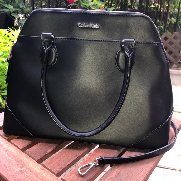 Calvin Klein Handbags - Calvin Klein Black Leather Hand Bag/shoulder bag